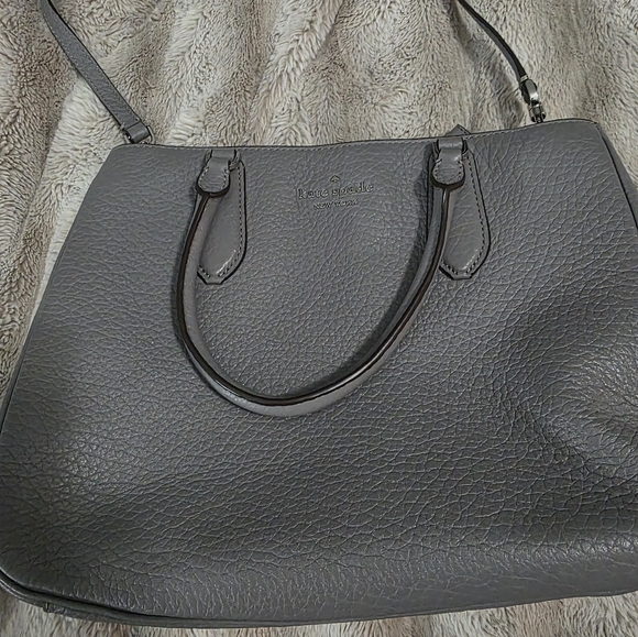 Kate Spade's Pebbled Leather Mulberry Tote/ Crossbody/Shoulder Bag In Grey. - Picture 5 of 16